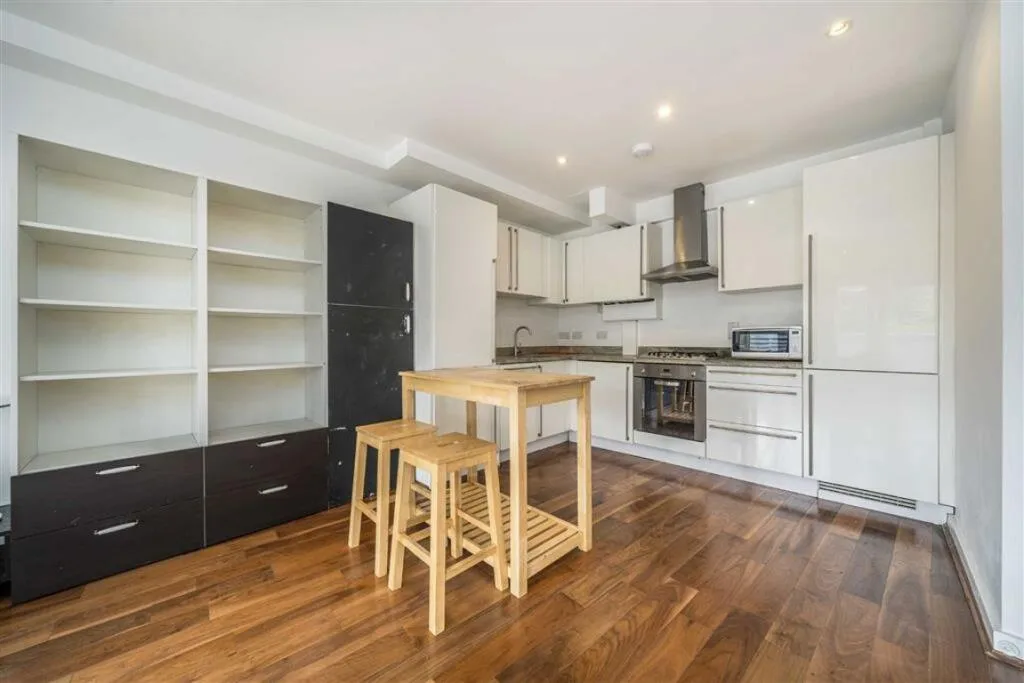 4 bedroom flat for rent