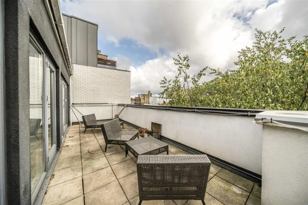 4 bedroom flat for rent