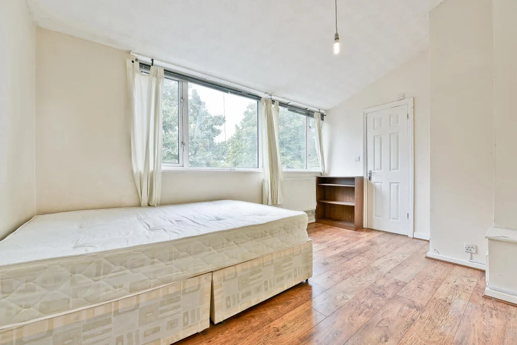 4 bedroom maisonette for rent