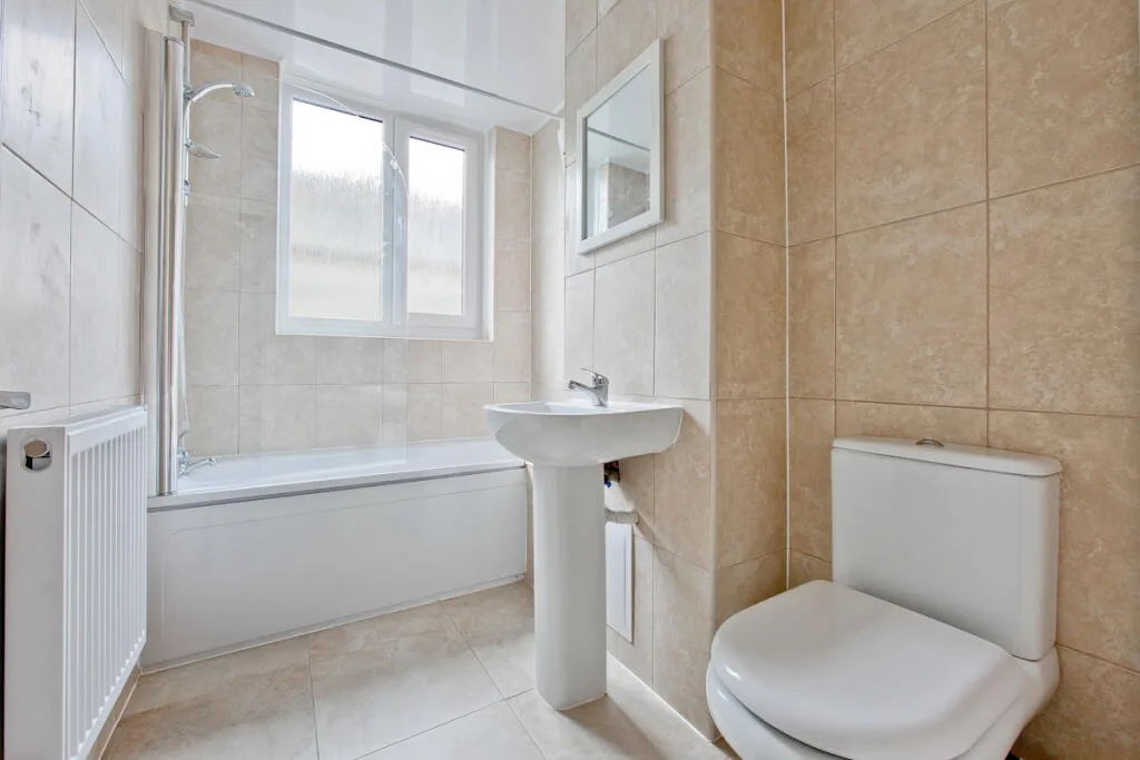 4 bedroom maisonette for rent