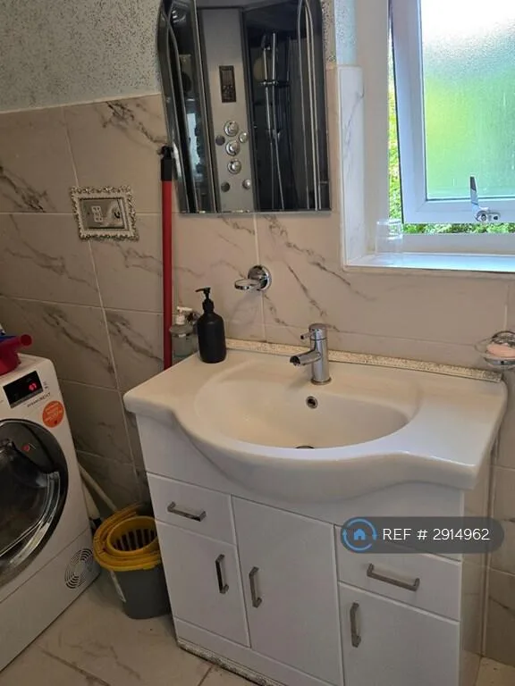 4 bedroom flat for rent