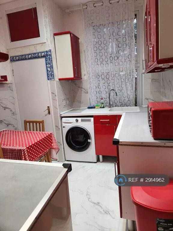 4 bedroom flat for rent