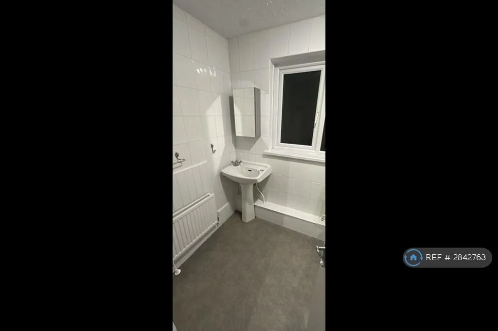 2 bedroom detached house for rent
