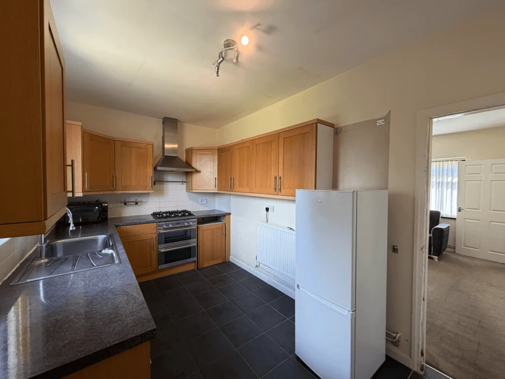3 bedroom semi-detached house for rent