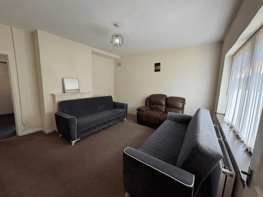 3 bedroom semi-detached house for rent