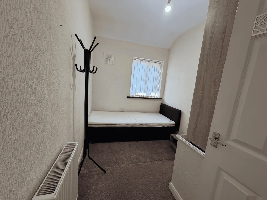 3 bedroom semi-detached house for rent