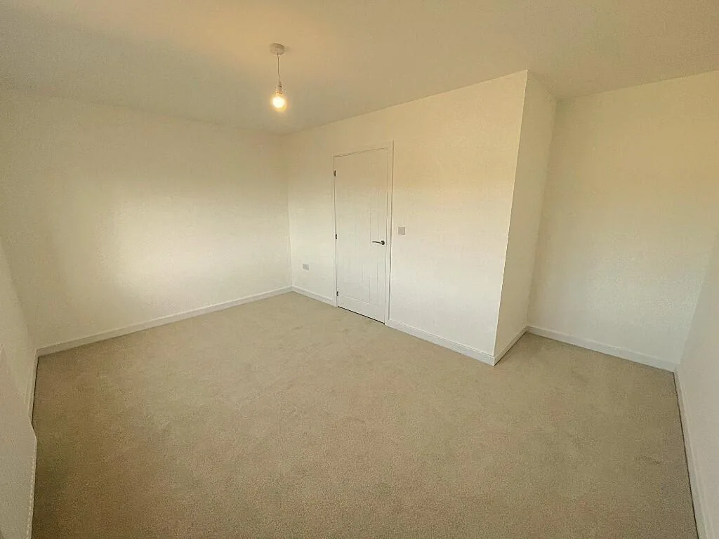 4 bedroom semi-detached house for rent