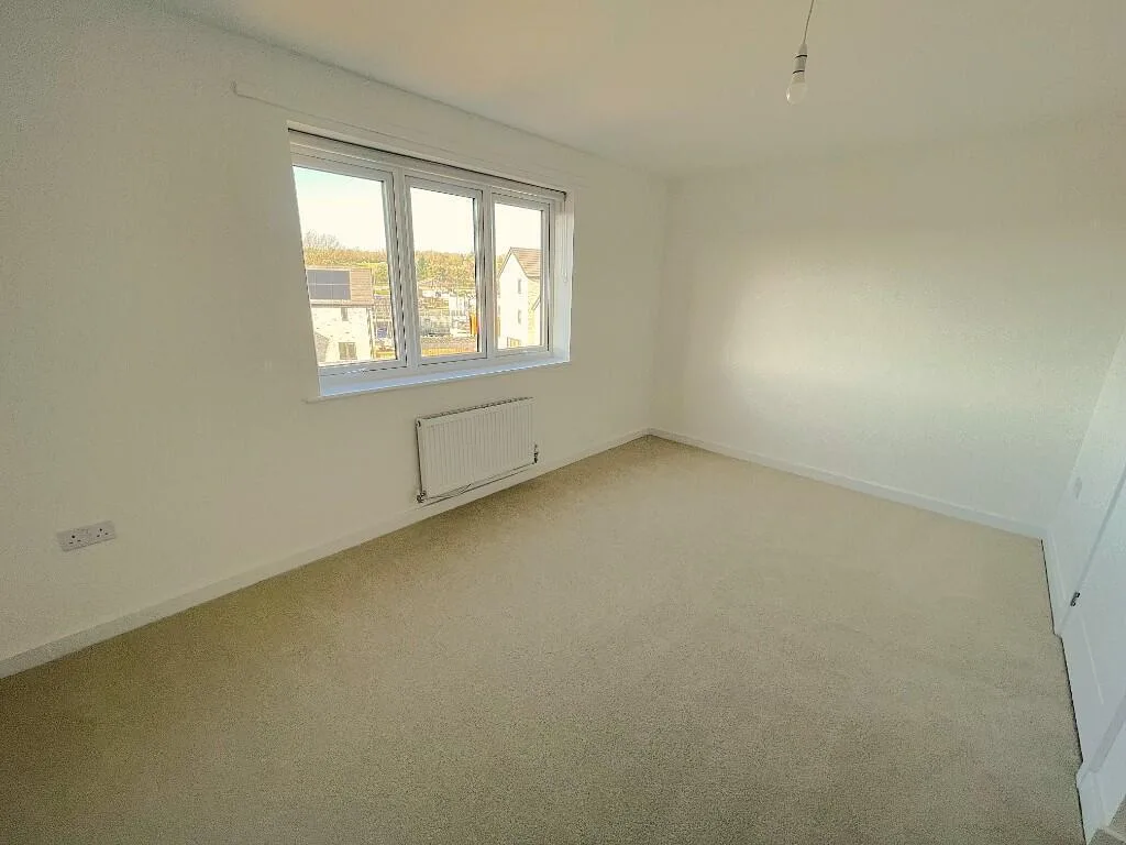 4 bedroom semi-detached house for rent