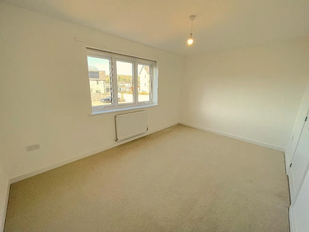 4 bedroom semi-detached house for rent