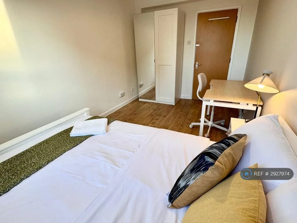 4 bedroom flat for rent