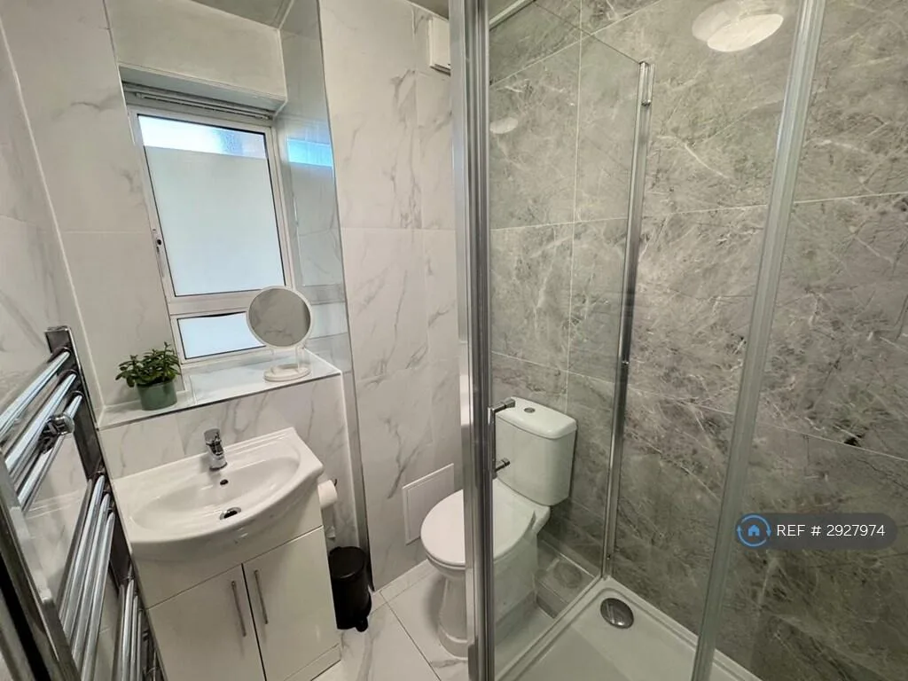 4 bedroom flat for rent