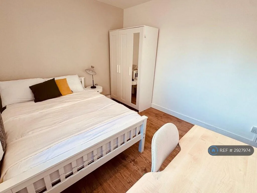 4 bedroom flat for rent