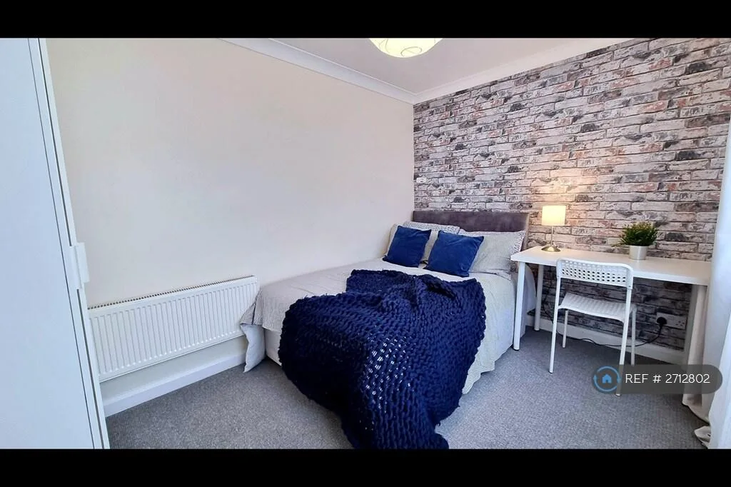 4 bedroom semi-detached house for rent
