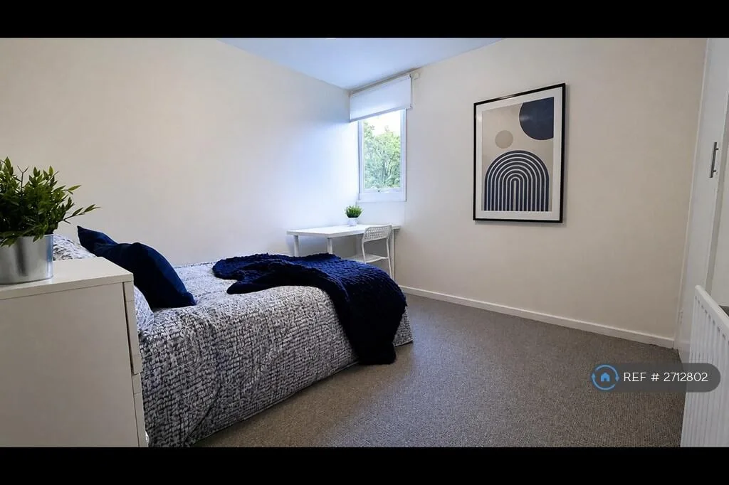 4 bedroom semi-detached house for rent