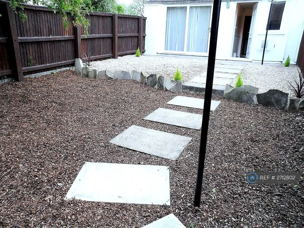 4 bedroom semi-detached house for rent