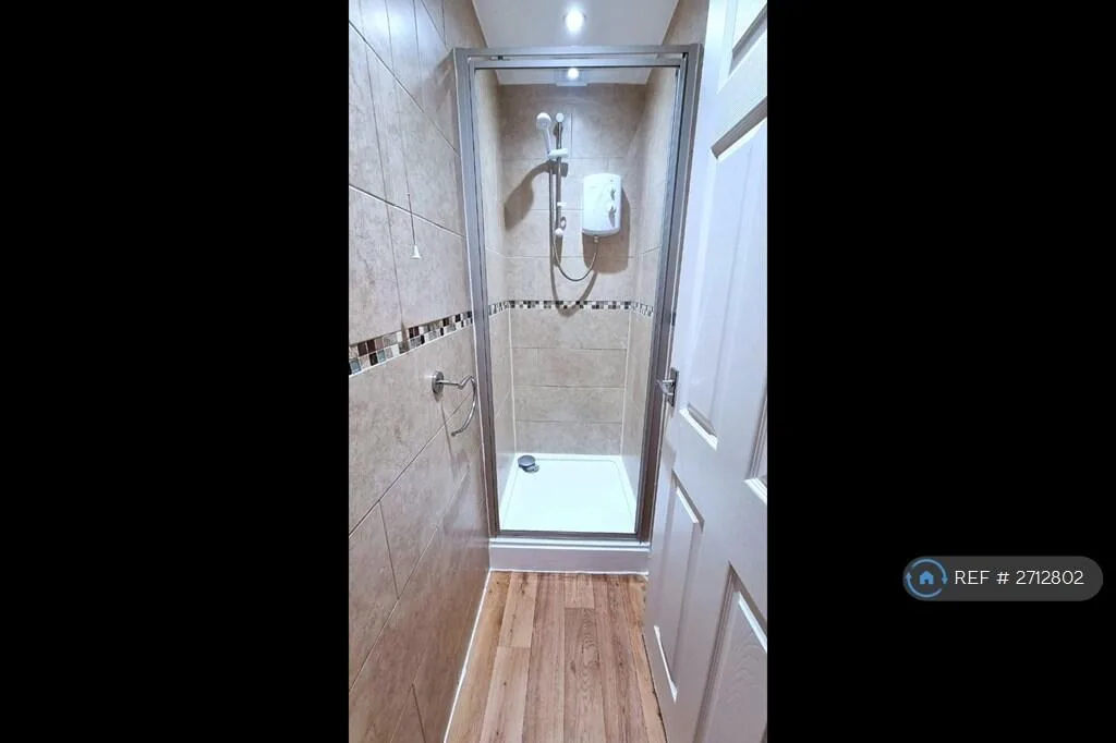 4 bedroom semi-detached house for rent