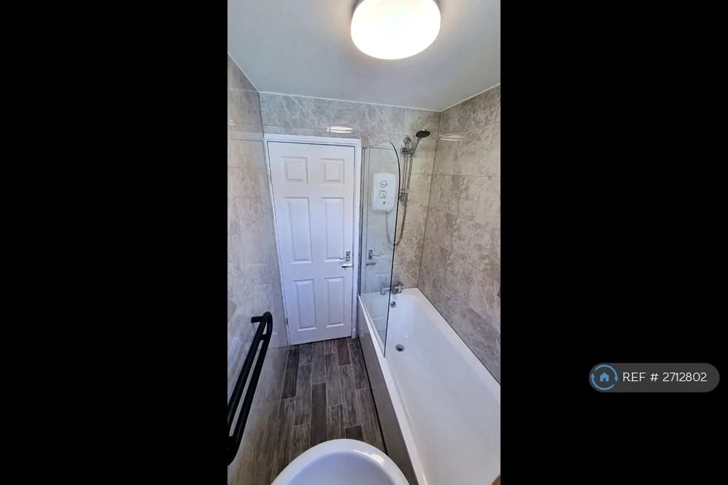 4 bedroom semi-detached house for rent