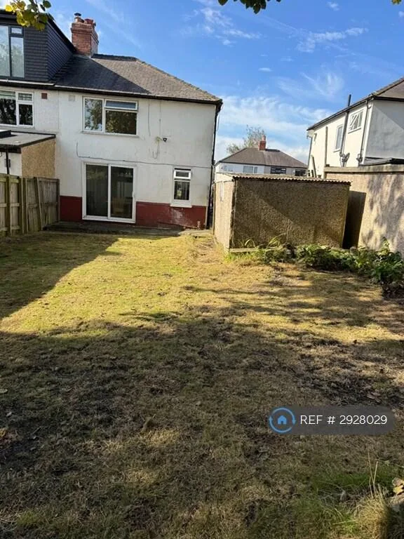 3 bedroom semi-detached house for rent
