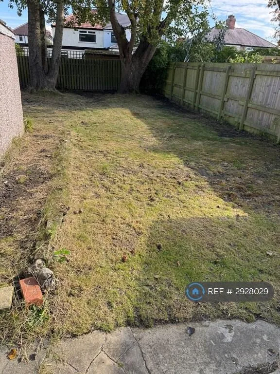 3 bedroom semi-detached house for rent