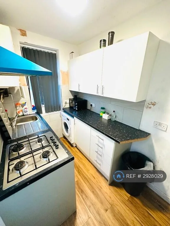 3 bedroom semi-detached house for rent