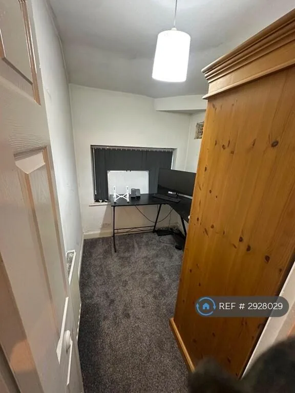 3 bedroom semi-detached house for rent