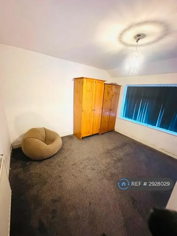3 bedroom semi-detached house for rent
