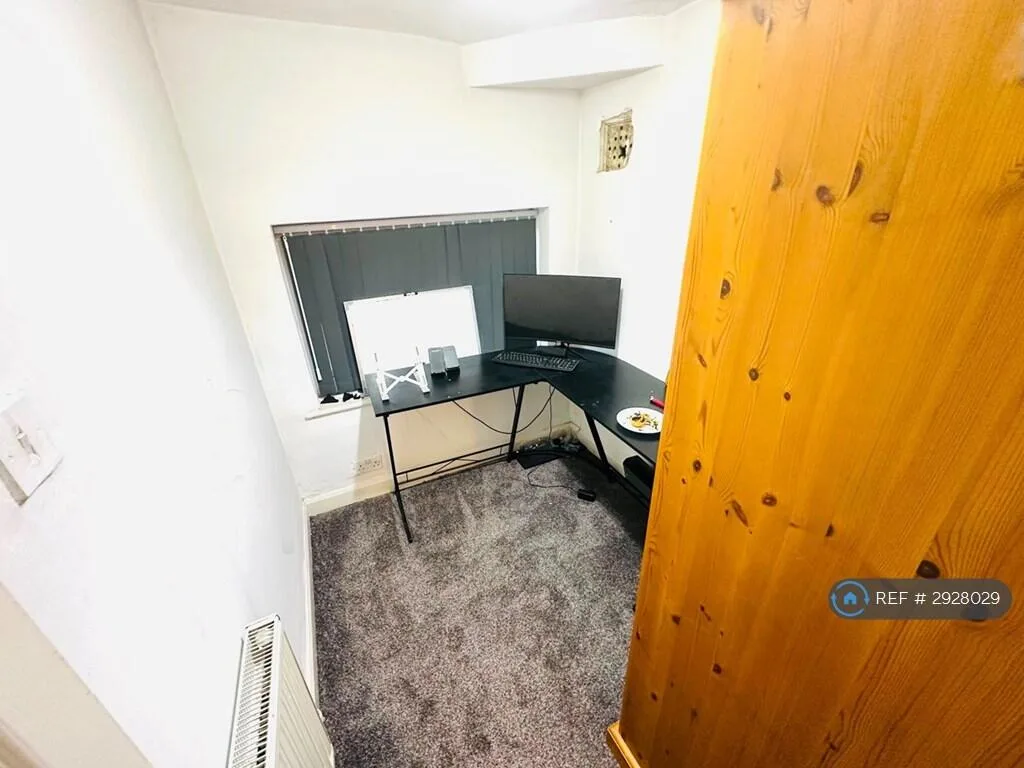 3 bedroom semi-detached house for rent