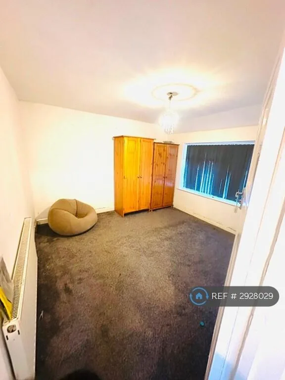 3 bedroom semi-detached house for rent