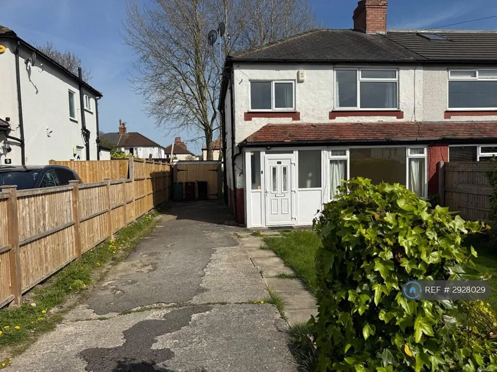 3 bedroom semi-detached house for rent