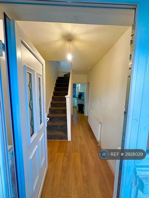 3 bedroom semi-detached house for rent