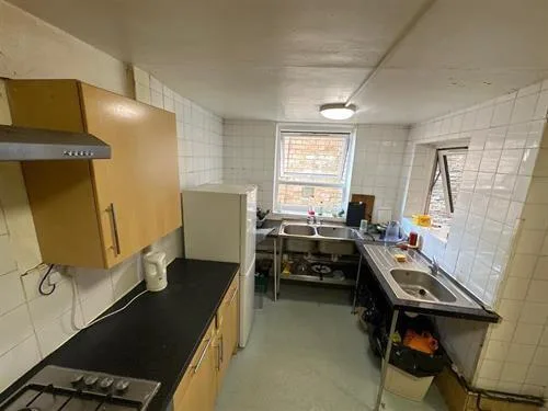 1 bedroom house share for rent