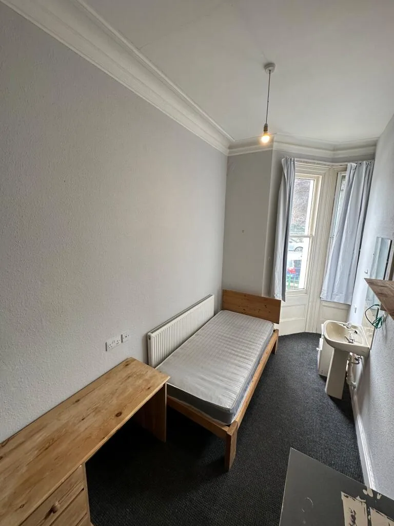 1 bedroom house share for rent