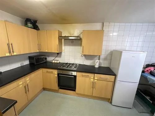 1 bedroom house share for rent