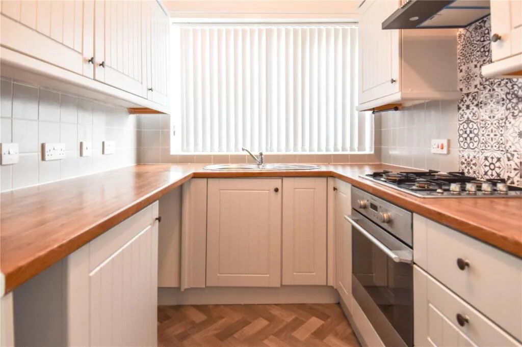 3 bedroom semi-detached house for rent