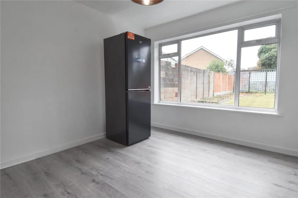 3 bedroom semi-detached house for rent