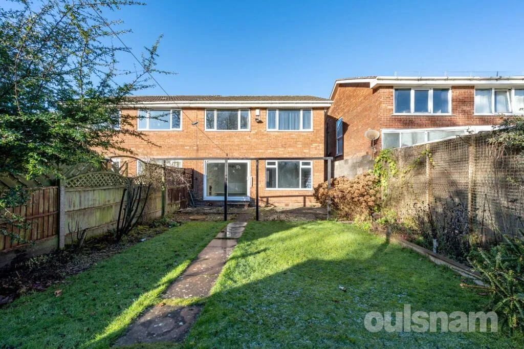 3 bedroom semi-detached house for rent