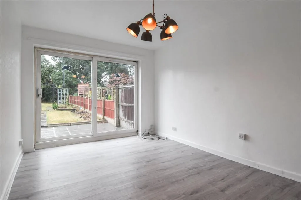 3 bedroom semi-detached house for rent