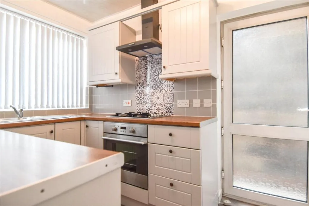 3 bedroom semi-detached house for rent