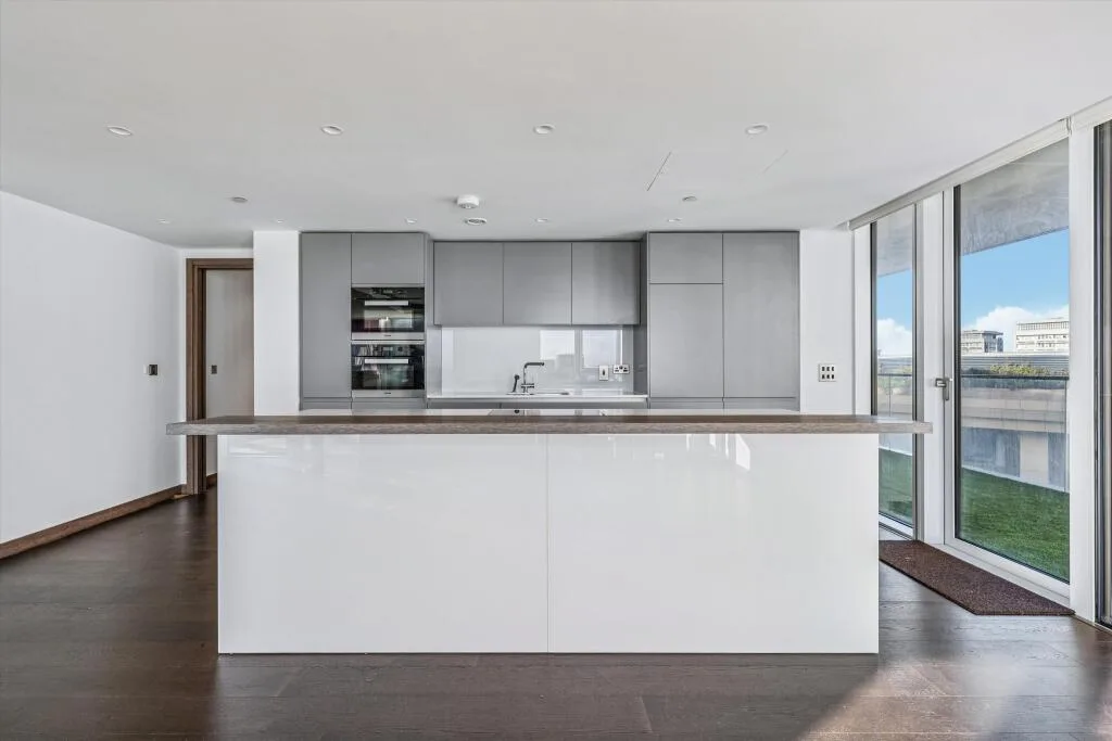 3 bedroom flat for rent