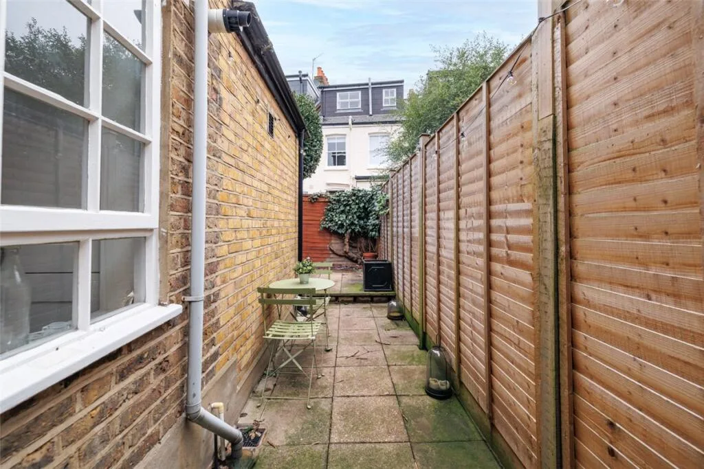 2 bedroom terraced house for rent