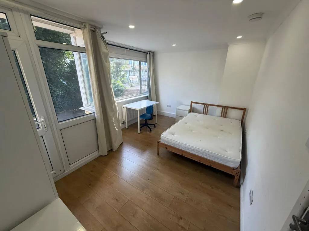 4 bedroom flat for rent