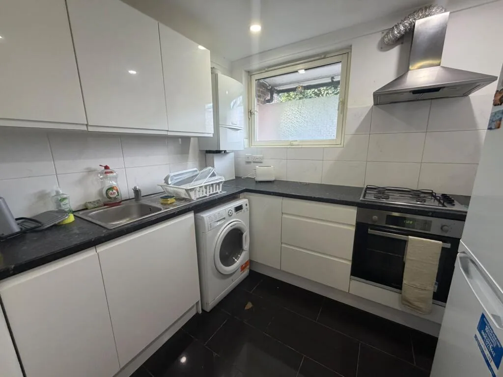 4 bedroom flat for rent