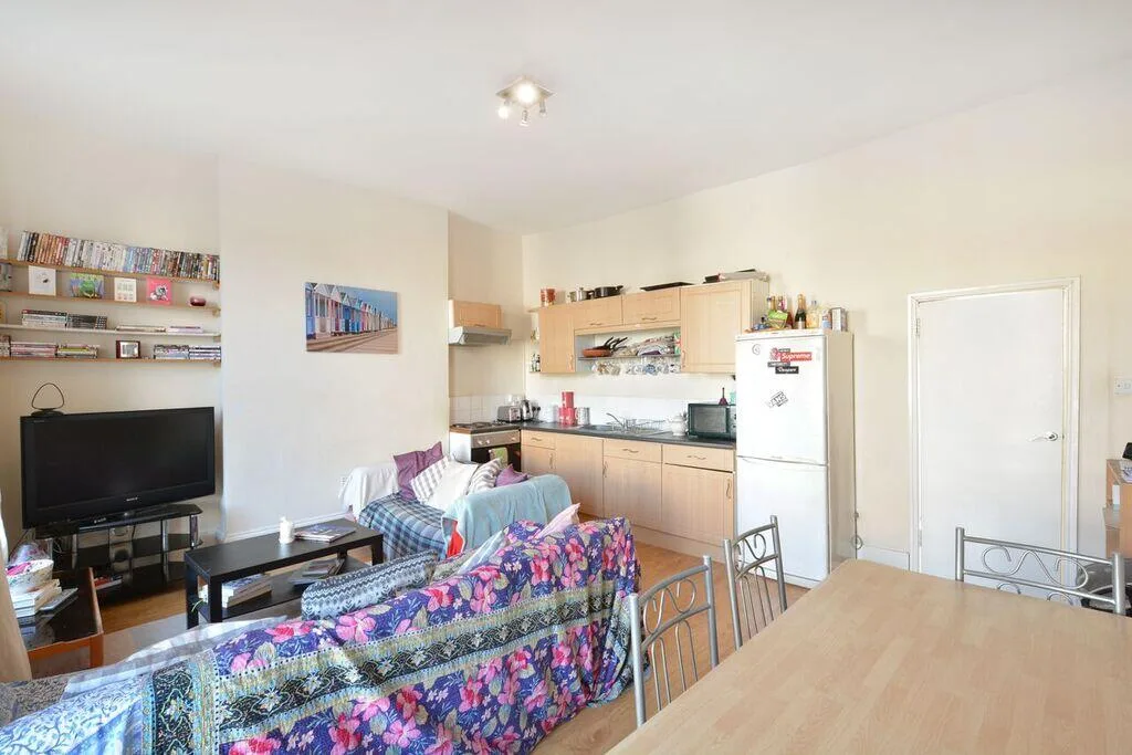 4 bedroom flat for rent