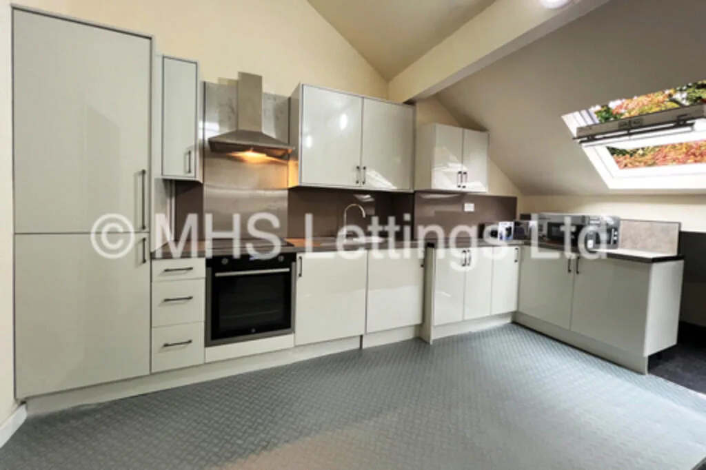 1 bedroom house share for rent