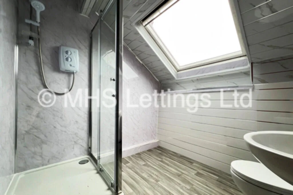 1 bedroom house share for rent