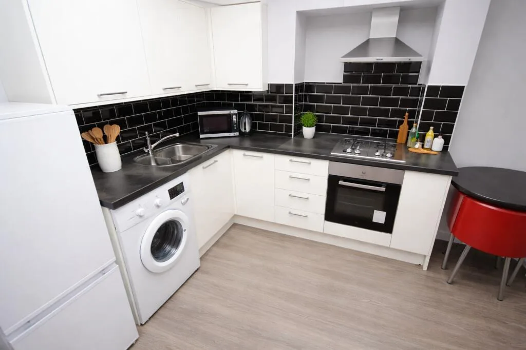 1 bedroom house share for rent