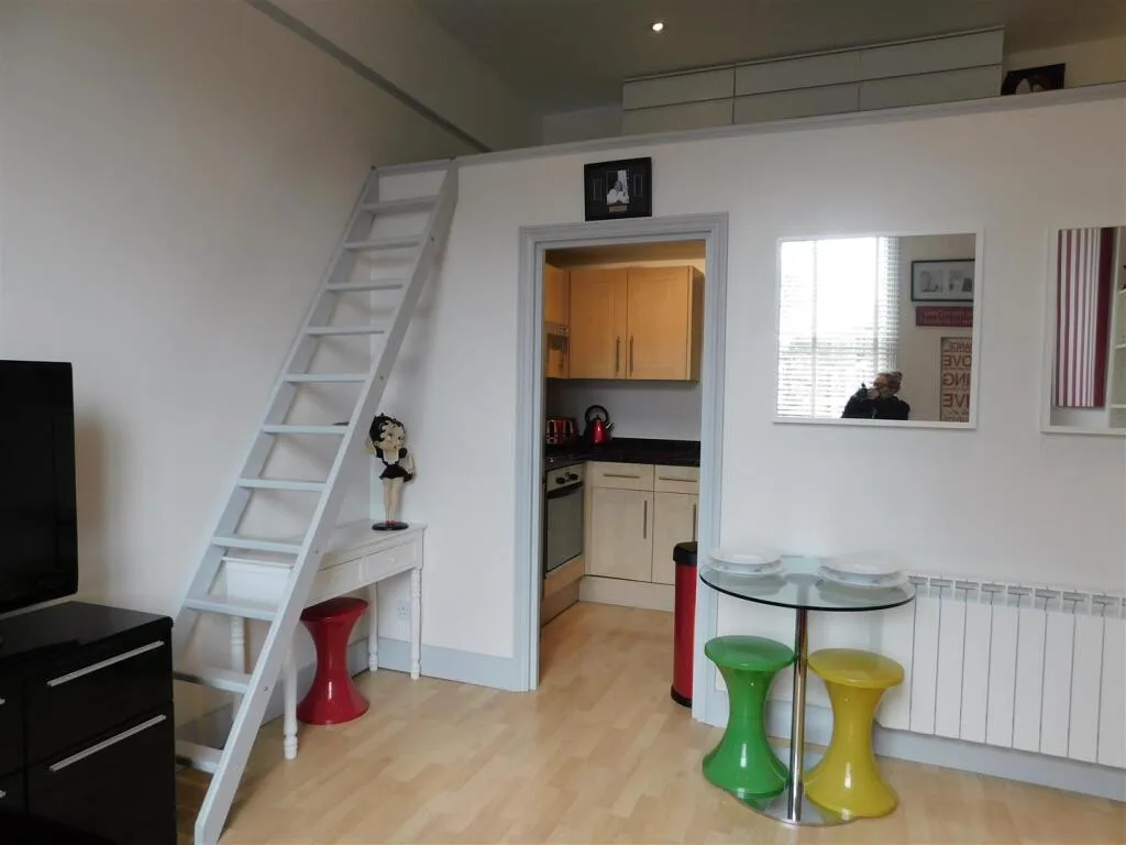 Studio flat for rent