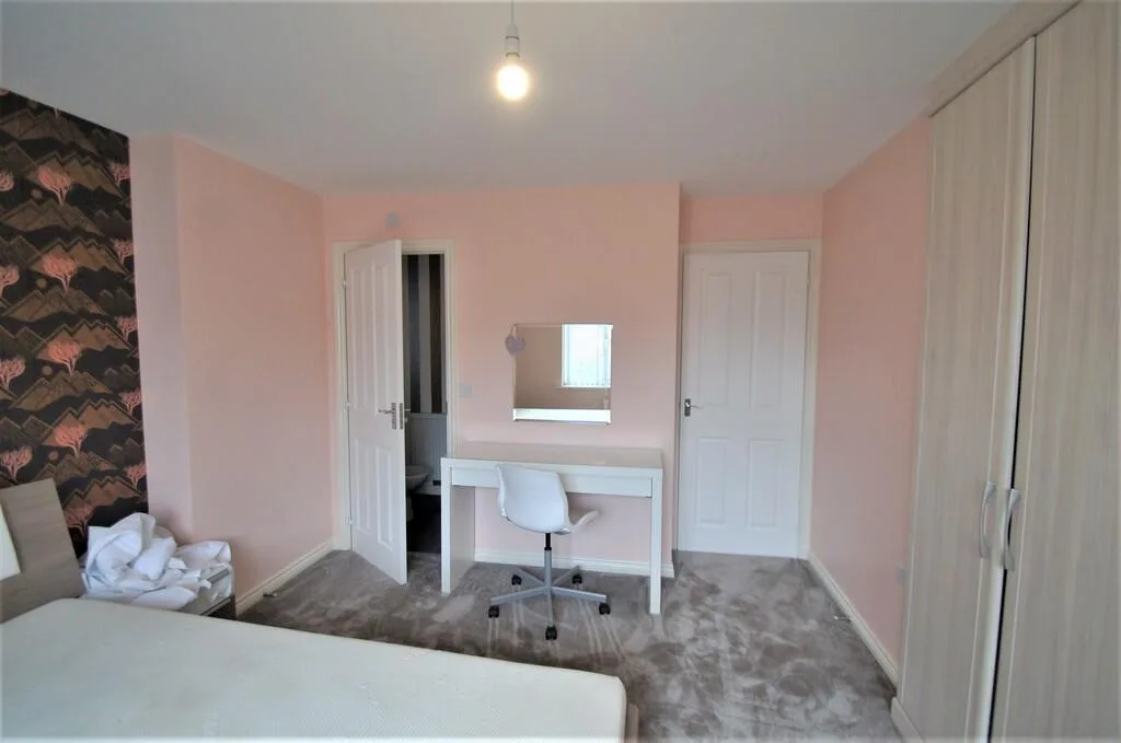 4 bedroom detached house for rent