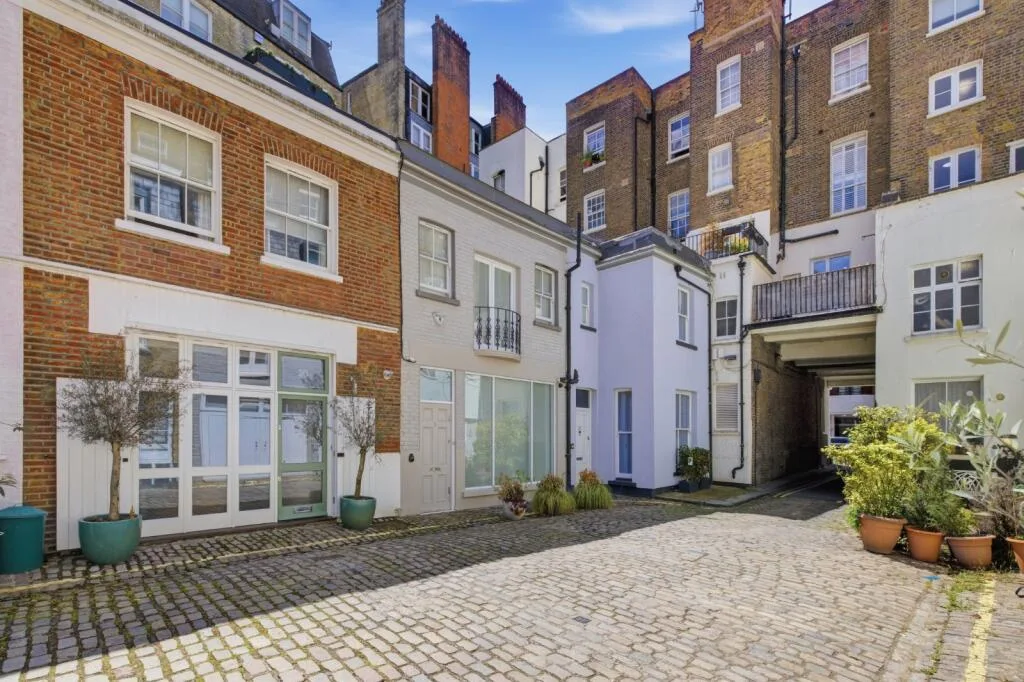 4 bedroom terraced house for rent