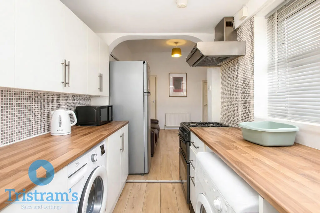 1 bedroom house share for rent